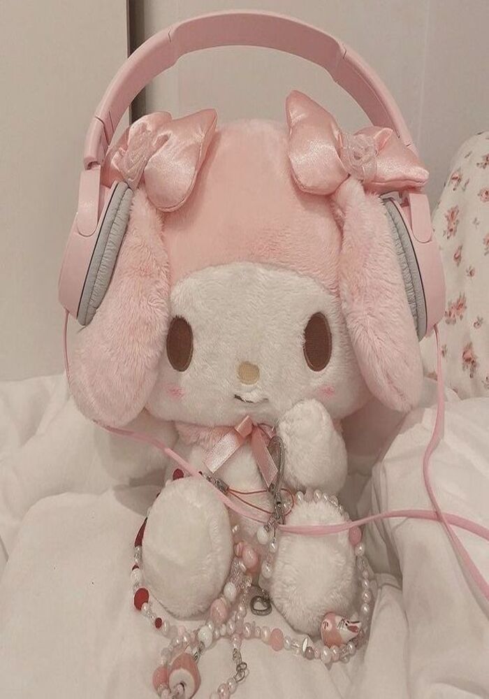 Ôm Trọn Yêu Thương: Ảnh Gấu Bông Hello Kitty Siêu Mềm Mại Ôm Trọn Yêu Thương: Ảnh Gấu Bông Hello Kitty Siêu Mềm Mại