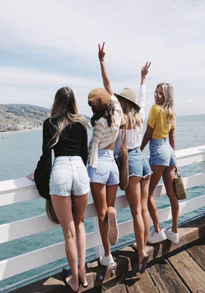 Bắt Trend Cực Nhanh Với Avatar Nhóm 4 Người Meme Siêu Hot