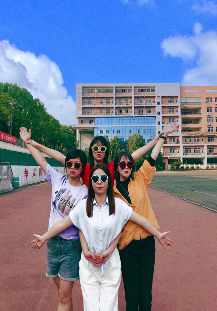 Team 'Ba Nàng Thơ Và Một Soái Ca': Avatar Nhóm 4 Người 3 Nữ 1 Nam