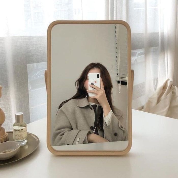Aesthetic Vibes: Ảnh Gái Xinh Che Mặt Đậm Chất Nghệ Thuật