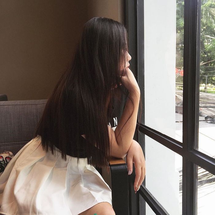 Đơn Giản Mà Đẹp: Ảnh Gái Xinh Che Mặt Bằng Tay