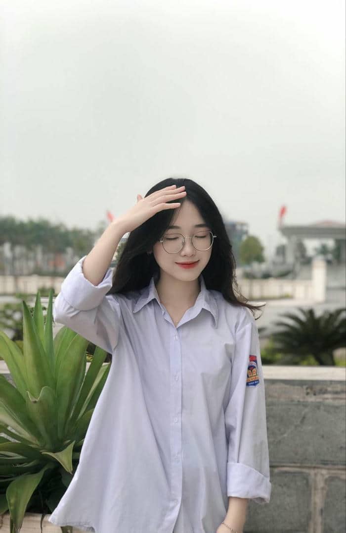 Mirror Selfie Cực Chất: Ảnh Gái Xinh Che Mặt Chụp Trước Gương