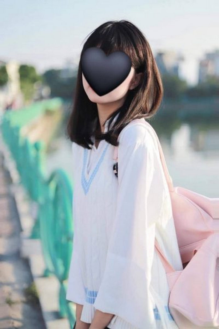 Tham Khảo Dáng Gái Xinh Che Mặt Cực Chuẩn