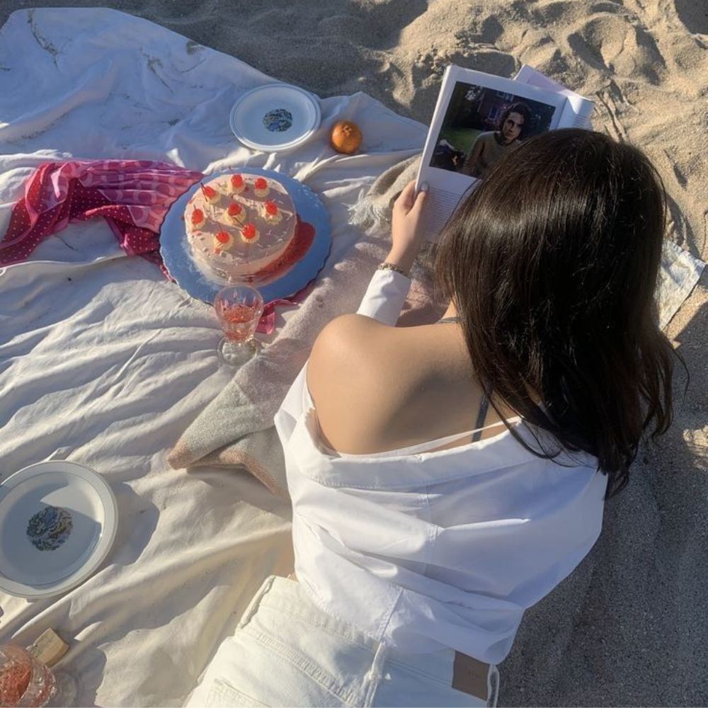 Trend Chụp Hình Che Mặt Của Gái Xinh Siêu Hot