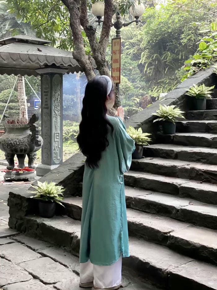 Tuổi 18 Rực Rỡ: Ảnh Gái Xinh 18 Tuổi Che Mặt