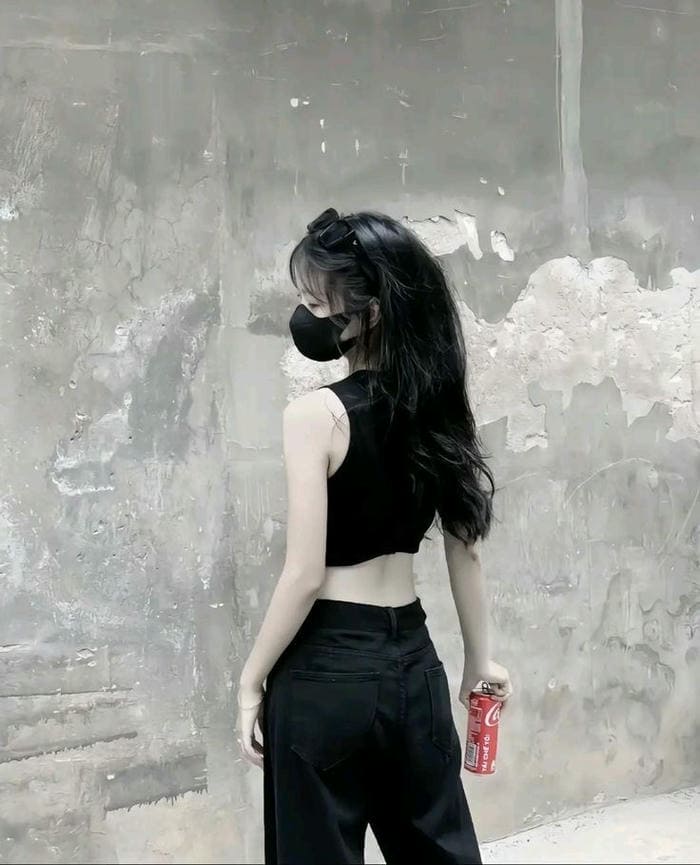 Chất Phát Ngất: Ảnh Gái Xinh Che Mặt Bằng Điện Thoại Ngầu