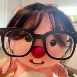 Avatar vô tri đeo kính